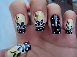 Unhas Decoradas amarelas